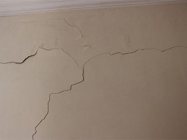 Chia sẻ các xử lý những vết nứt tường nhà đơn giản